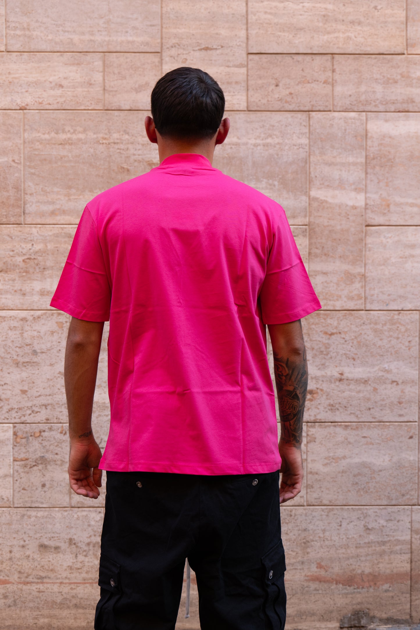 T-SHIRT COLLO ALTO FUCSIA
