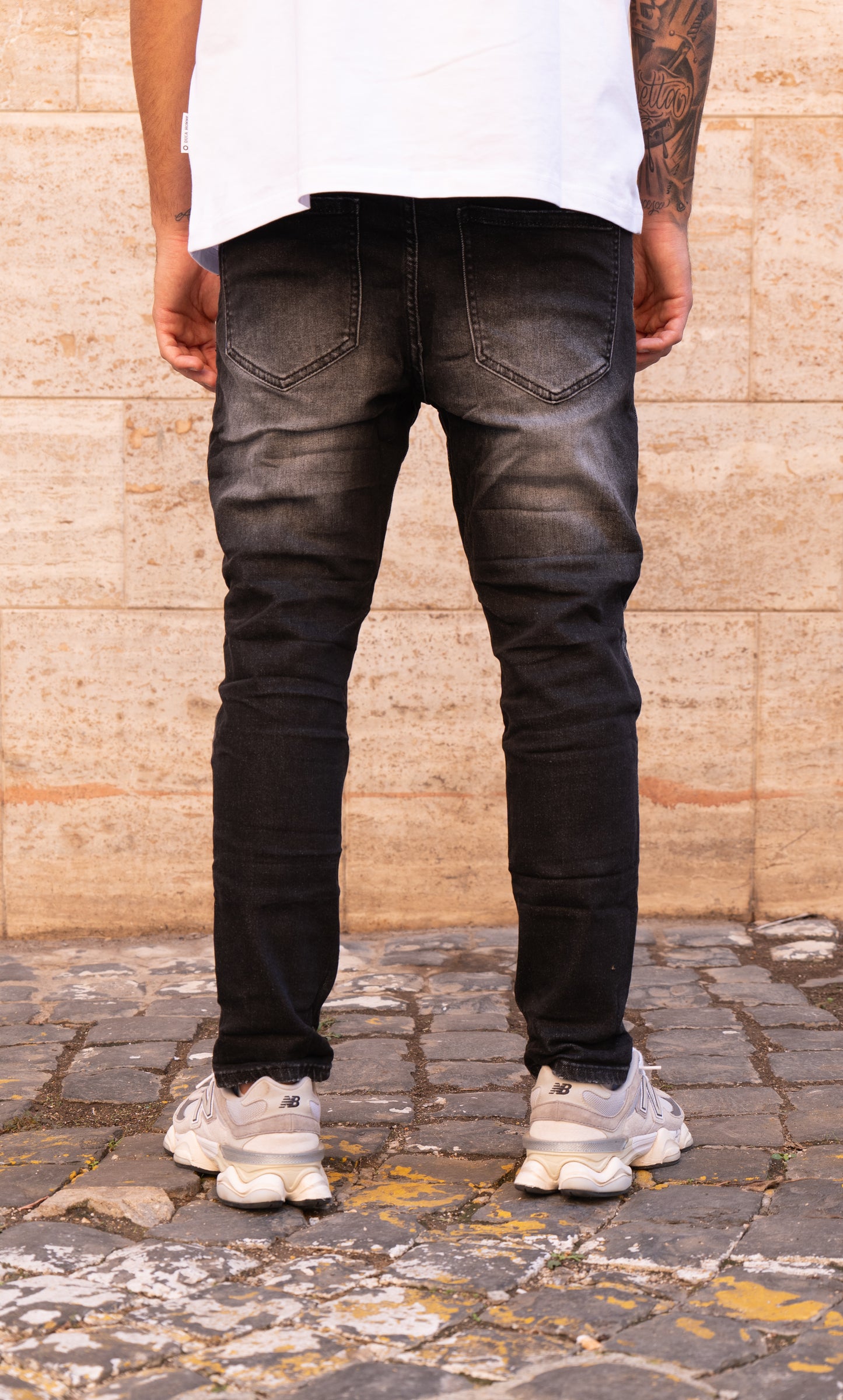 JEANS SKINNY SVERNICIATO NERO