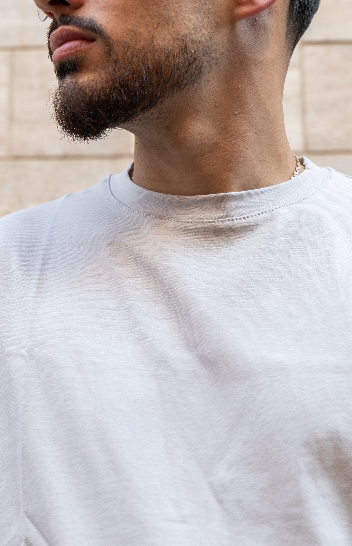 T-SHIRT GIRO COLLO NERA