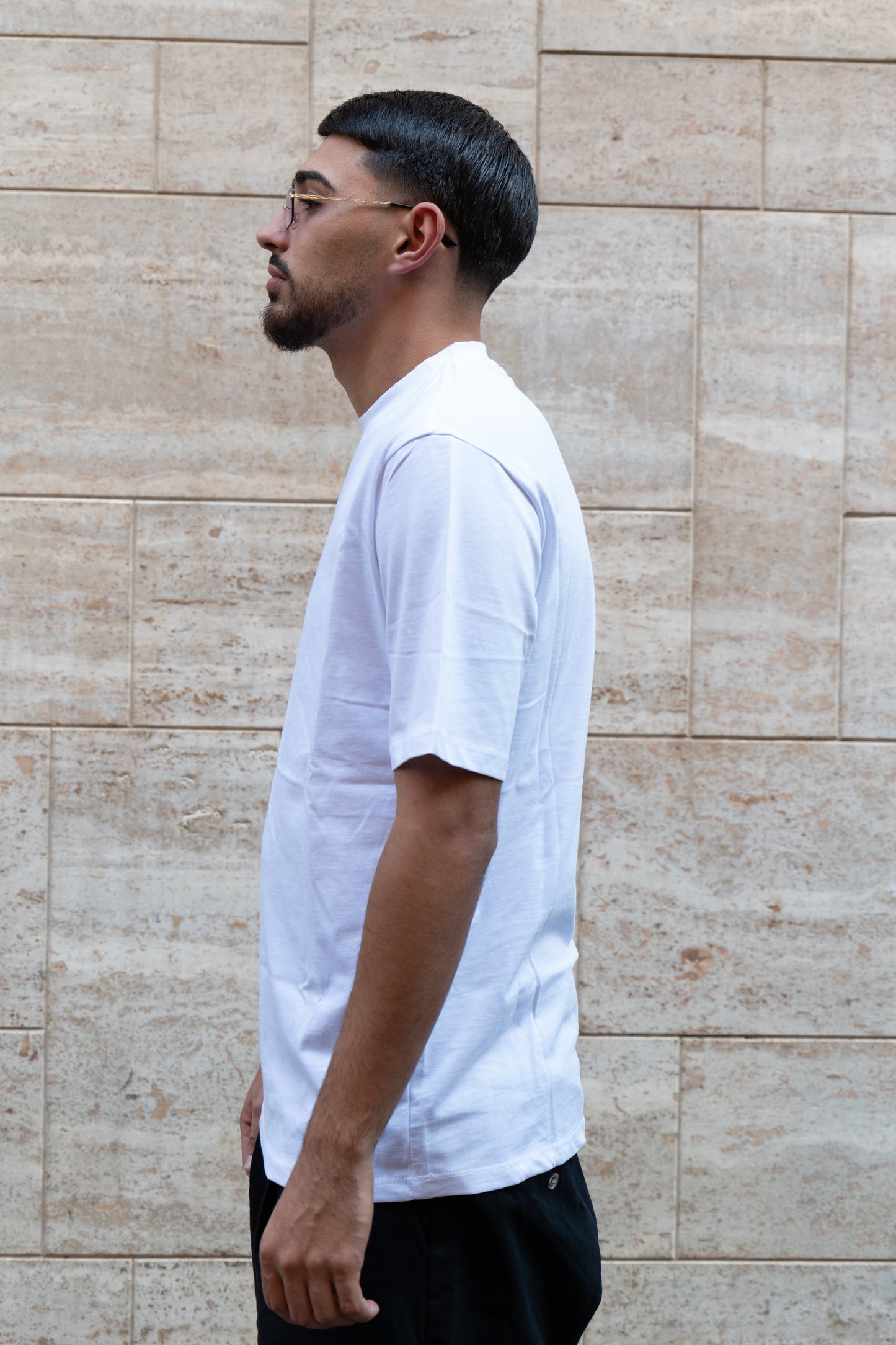 T-SHIRT GIRO COLLO NERA