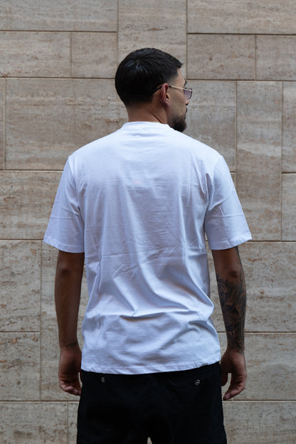 T-SHIRT GIRO COLLO NERA